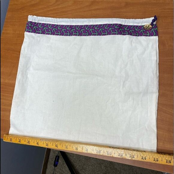 TORY BURCH Dust Bag Drawstring 13" x 19" NWOT hanging signature gold charm - Picture 2 of 5